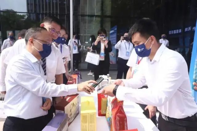 图片说明