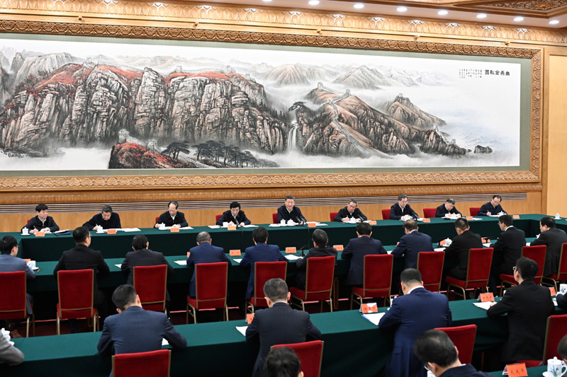 2月17日，中共中央总书记、国家主席、中央军委主席习近平在京出席民营企业座谈会并发表重要讲话。