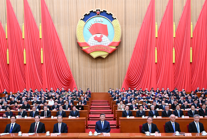 3月4日下午，中国人民政治协商会议第十四届全国委员会第三次会议在北京人民大会堂开幕。这是习近平、李强、赵乐际、蔡奇、丁薛祥、李希、韩正在主席台就座。