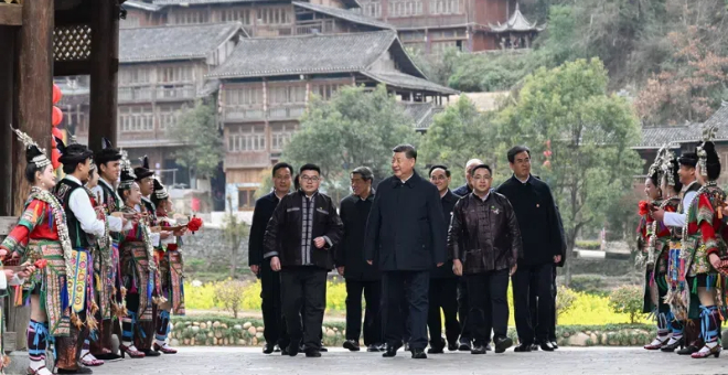 习近平在贵州考察时强调 坚持以高质量发展统揽全局 在中国式现代化进程中展现贵州新风采