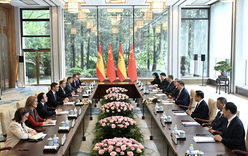 4月11日上午，国家主席习近平在北京钓鱼台国宾馆会见来华访问的西班牙首相桑切斯。