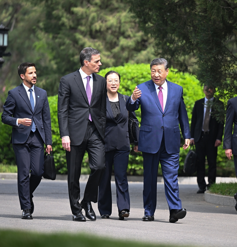4月11日上午，国家主席习近平在北京钓鱼台国宾馆会见来华访问的西班牙首相桑切斯。
