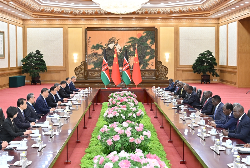 4月24日上午，国家主席习近平在北京人民大会堂同来华进行国事访问的肯尼亚总统鲁托举行会谈。