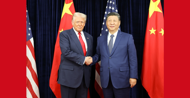 习近平同美国总统特朗普在釜山举行会晤 习近平同美国总统特朗普在釜山举行会晤