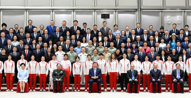 习近平接见全国群众体育先进单位、先进个人代表和全国体育系统先进集体、先进个人代表