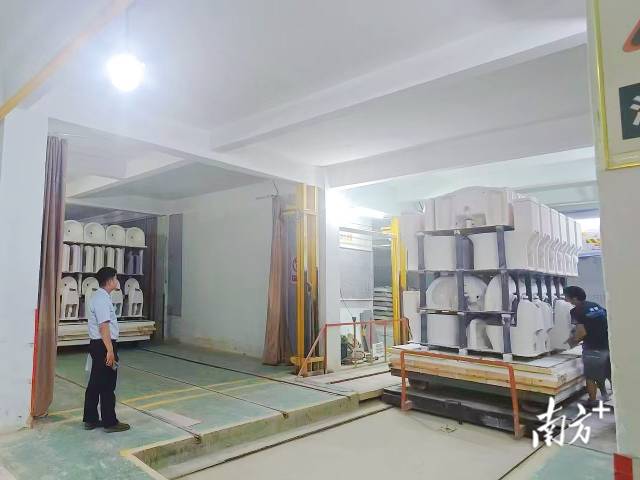 潮州首笔！500万元“转型金融+适老化改造”贷款，赋能陶瓷智造