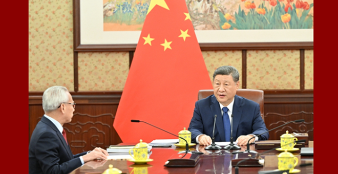 习近平听取岑浩辉述职报告 习近平听取岑浩辉述职报告