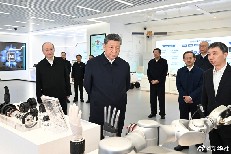 习近平在北京考察科技创新工作