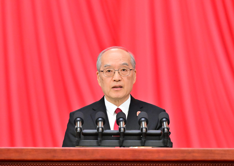 3月9日，十四届全国人大四次会议在北京人民大会堂举行第二次全体会议。最高人民法院院长张军作最高人民法院工作报告。图片来源：新华网