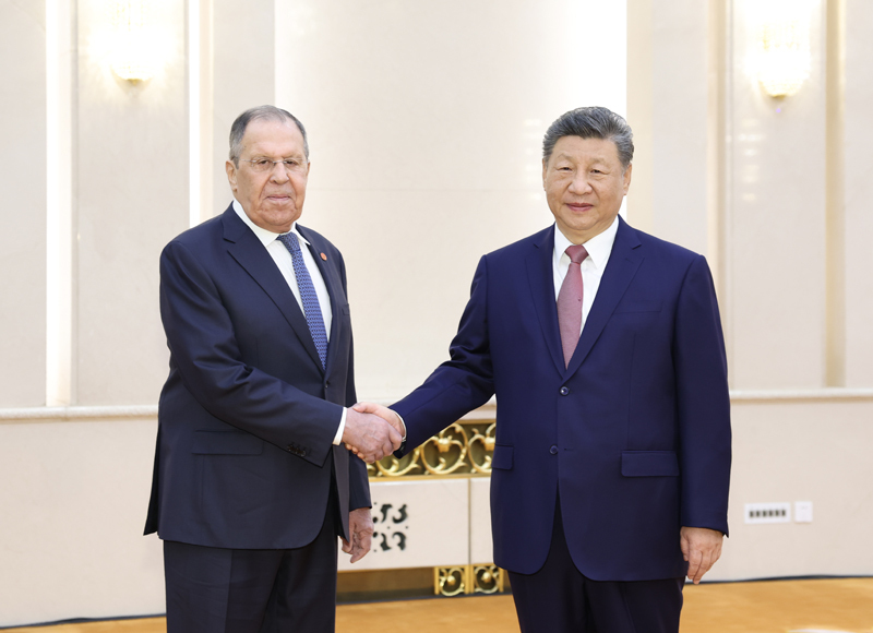 4月15日上午，国家主席习近平在北京人民大会堂会见俄罗斯外长拉夫罗夫。