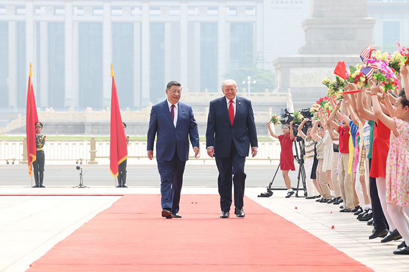 5月14日上午，国家主席习近平在北京人民大会堂同来华进行国事访问的美国总统特朗普举行会谈。会谈前，习近平在人民大会堂东门外广场为特朗普举行欢迎仪式。图片来源：新华网