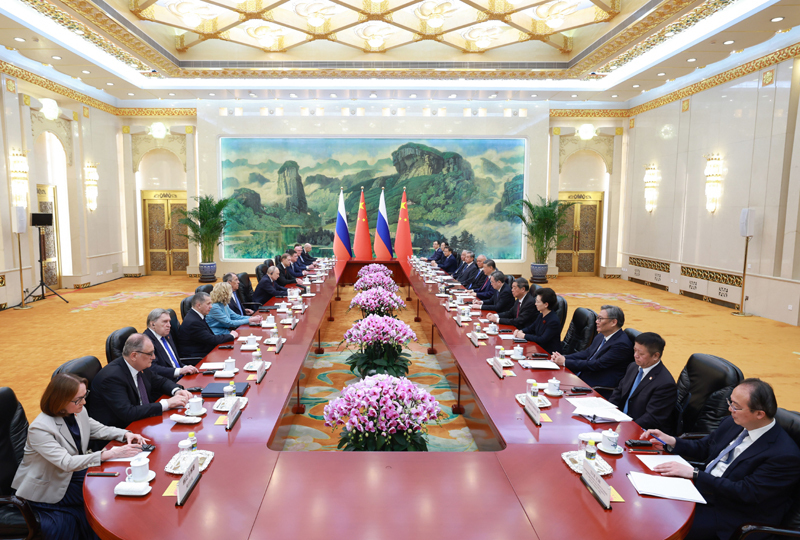 5月20日上午，国家主席习近平在北京人民大会堂同来华进行国事访问的俄罗斯总统普京举行会谈。这是两国元首举行小范围会谈。图片来源：新华网