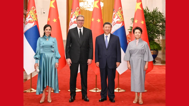 习近平同塞尔维亚总统武契奇会谈