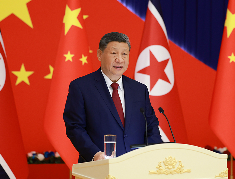 当地时间6月8日晚，中共中央总书记、国家主席习近平和夫人彭丽媛在平壤木兰馆出席朝鲜劳动党总书记、国务委员长金正恩举行的欢迎宴会。这是习近平发表致辞。图片来源：新华网