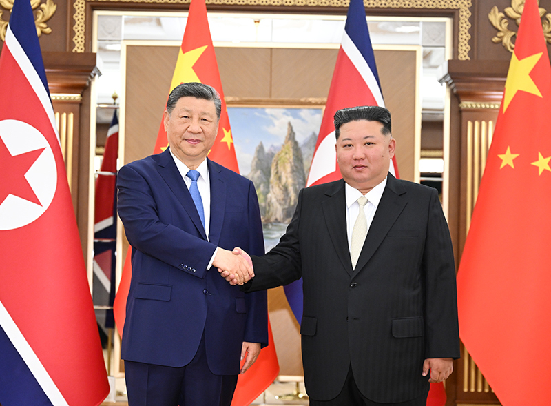 当地时间6月8日下午，中共中央总书记、国家主席习近平在平壤锦绣山迎宾馆同朝鲜劳动党总书记、国务委员长金正恩举行会谈。图片来源：新华网