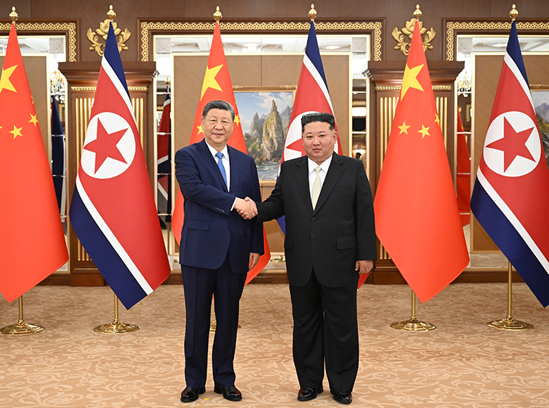 当地时间6月8日下午，中共中央总书记、国家主席习近平在平壤锦绣山迎宾馆同朝鲜劳动党总书记、国务委员长金正恩举行会谈。图片来源：新华网