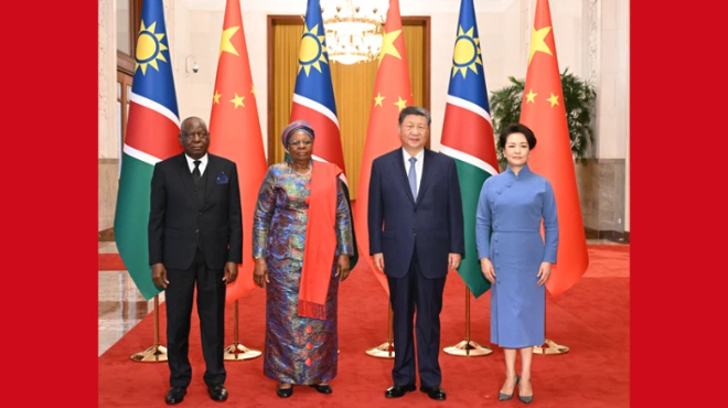 习近平同纳米比亚总统恩代特瓦会谈