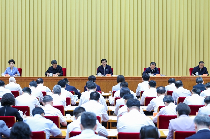 7月27日至28日，全国侨务工作会议在北京召开。会上传达了中共中央总书记、国家主席、中央军委主席习近平重要指示。中共中央政治局常委、全国政协主席王沪宁出席会议并讲话。图片来源：新华网