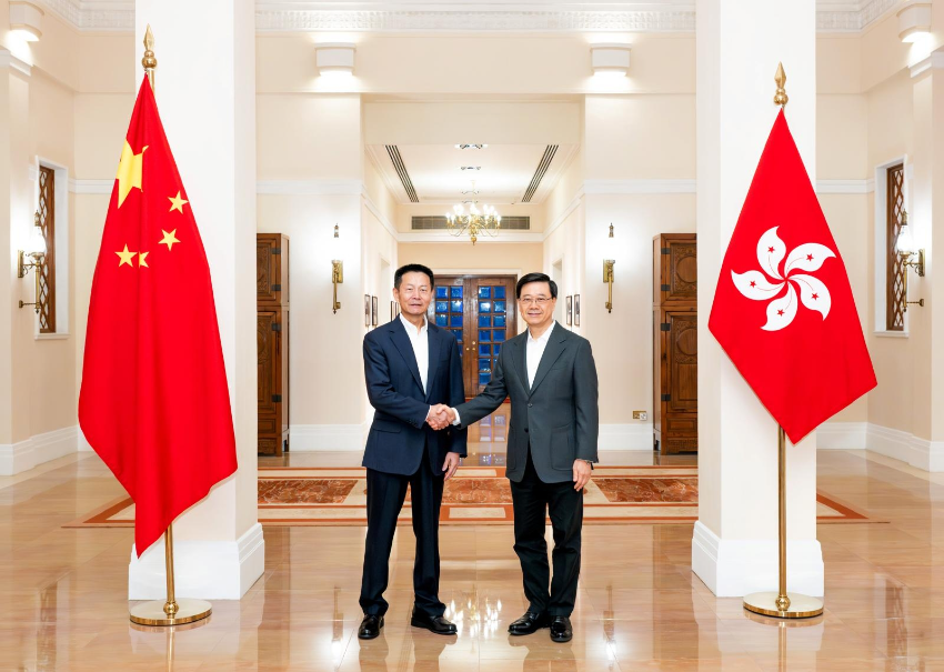 吴清主席出席人民币国债期货在港交所挂牌上市仪式并致辞