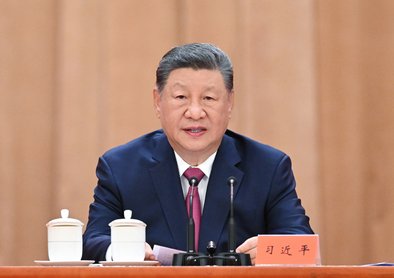 8月17日上午，中共中央、全国人大常委会、国务院、全国政协、中央军委在北京人民大会堂隆重举行大会，纪念伟大的马克思主义者，伟大的无产阶级革命家、政治家、军事家、外交家，中国特色社会主义伟大事业的杰出领导者江泽民同志诞辰100周年。中共中央总书记、国家主席、中央军委主席习近平出席大会并发表重要讲话。图片来源：新华网