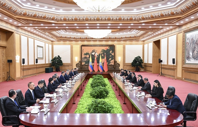 8月18日下午，国家主席习近平在北京人民大会堂同来华进行国事访问的厄瓜多尔总统诺沃亚举行会谈。图片来源：新华网