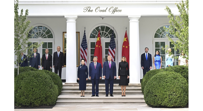 习近平出席美国总统特朗普在白宫举行的欢迎仪式
