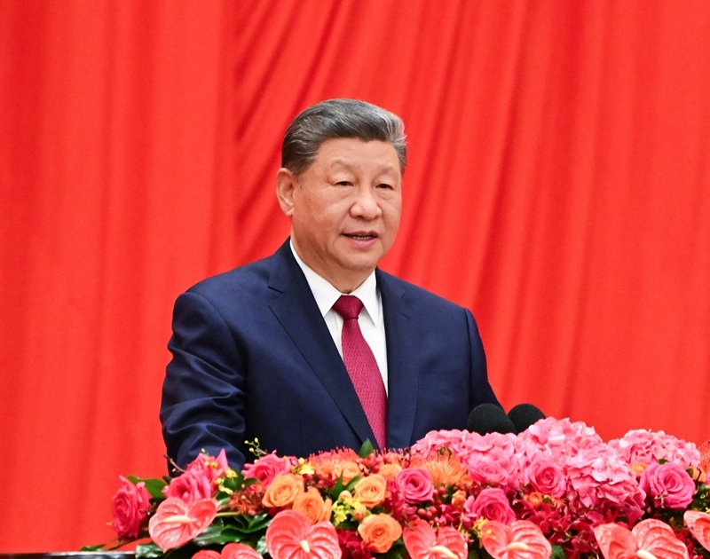 9月30日晚，庆祝中华人民共和国成立77周年招待会在北京人民大会堂举行。中共中央总书记、国家主席、中央军委主席习近平出席招待会并发表重要讲话。图片来源：新华网