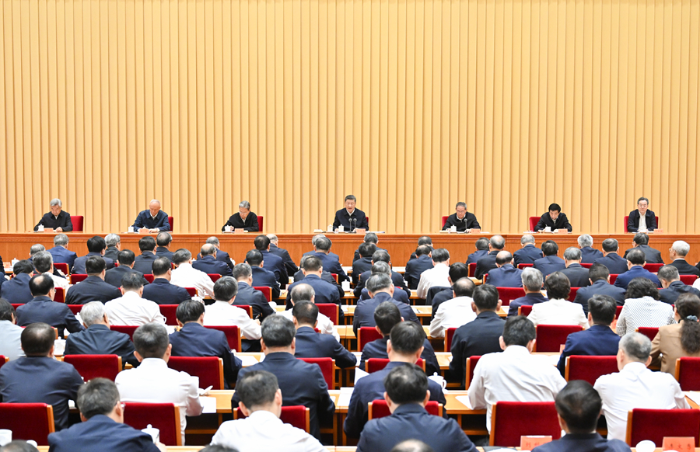 10月12日至13日，全国卫生与健康大会在北京召开。中共中央总书记、国家主席、中央军委主席习近平出席会议并发表重要讲话。李强、赵乐际、王沪宁、蔡奇、丁薛祥、李希出席会议。图片来源：新华网