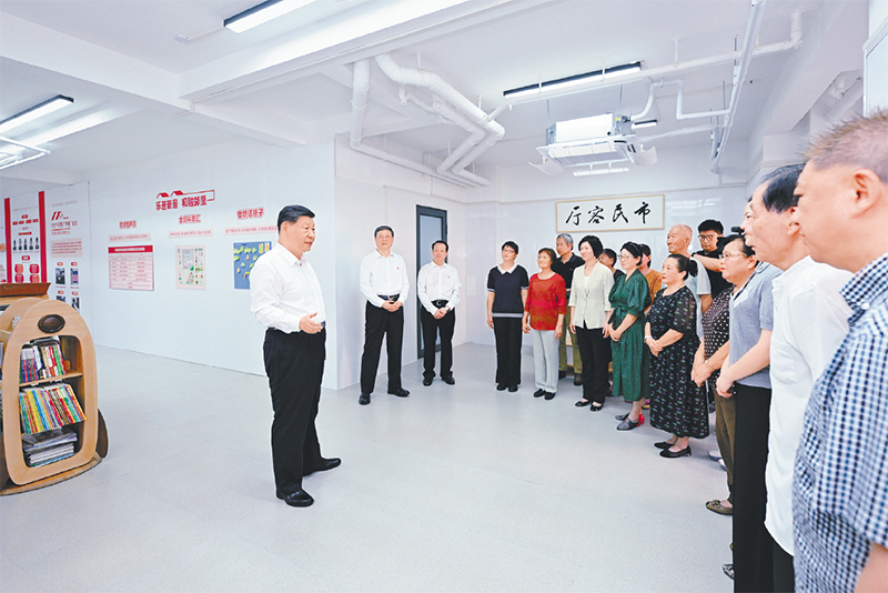 2026年7月15日,中共中央总书记、国家主席、中央军委主席习近平在上海考察。这是习近平在黄浦区半淞园路街道市民新村居民区考察时,在社区党群服务站同居民代表、街道干部、社区工作者等亲切交流。图片来源:新华网 2026年7月15日,中共中央总书记、国家主席、中央军委主席习近平在上海考察。这是习近平在黄浦区半淞园路街道市民新村居民区考察时,在社区党群服务站同居民代表、街道干部、社区工作者等亲切交流。图片来源:新华网