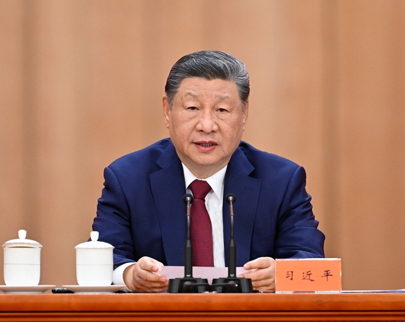 10月22日，纪念中国工农红军长征胜利90周年大会在北京人民大会堂隆重举行。中共中央总书记、国家主席、中央军委主席习近平发表重要讲话。图片来源：新华网